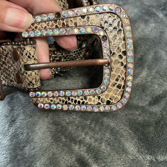 Ladies Rhinestone Embellished Belt - Picture 3 of 5